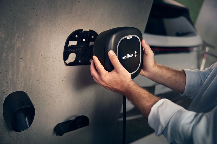 Зарядна станція Pulsar Max Wallbox 32А 3Ф 400В 22 кВт чорна з роз'ємом Тype 2 з кабелем 7м PLP4-M-2-4-9-002 PLP4-M-2-4-9-002 фото